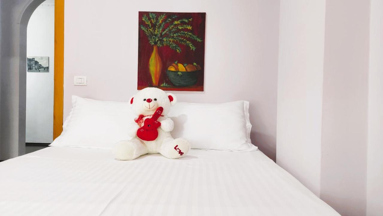 Spacious Family-Friendly Apartment In The Heart Of Bllok Tirana Kültér fotó
